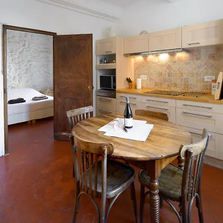 D'hotes & Gites Vacances-en-luberon B&B *